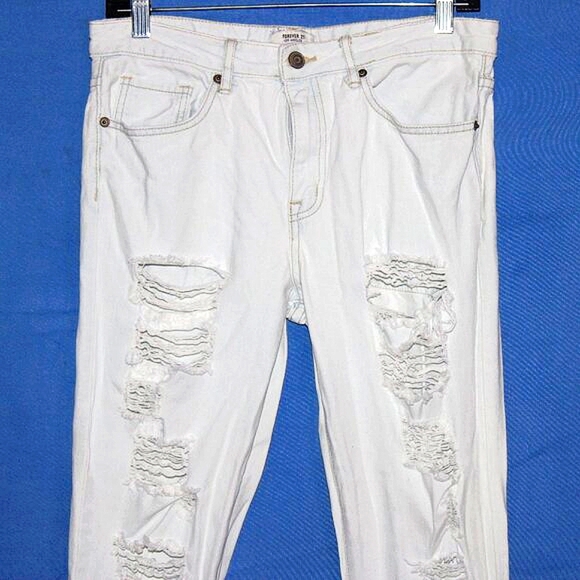Forever 21 Los Angeles Thrashed Jeans 26 - Picture 2 of 7